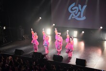 「二丁目の魁カミングアウトの絶対に埋まらないワンマンライブ in Shibuya O-EAST」の様子。