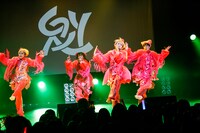 「二丁目の魁カミングアウトの絶対に埋まらないワンマンライブ in Shibuya O-EAST」の様子。（撮影：タマイシンゴ）