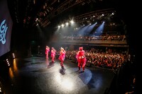 「二丁目の魁カミングアウトの絶対に埋まらないワンマンライブ in Shibuya O-EAST」の様子。（撮影：タマイシンゴ）