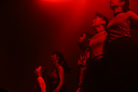 吉田凜音とNATT!。（Photo by yoshihiro yoshikawa）