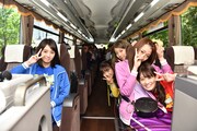 バスでスパリゾートハワイアンズへと向かうチームしゃちほことファン。