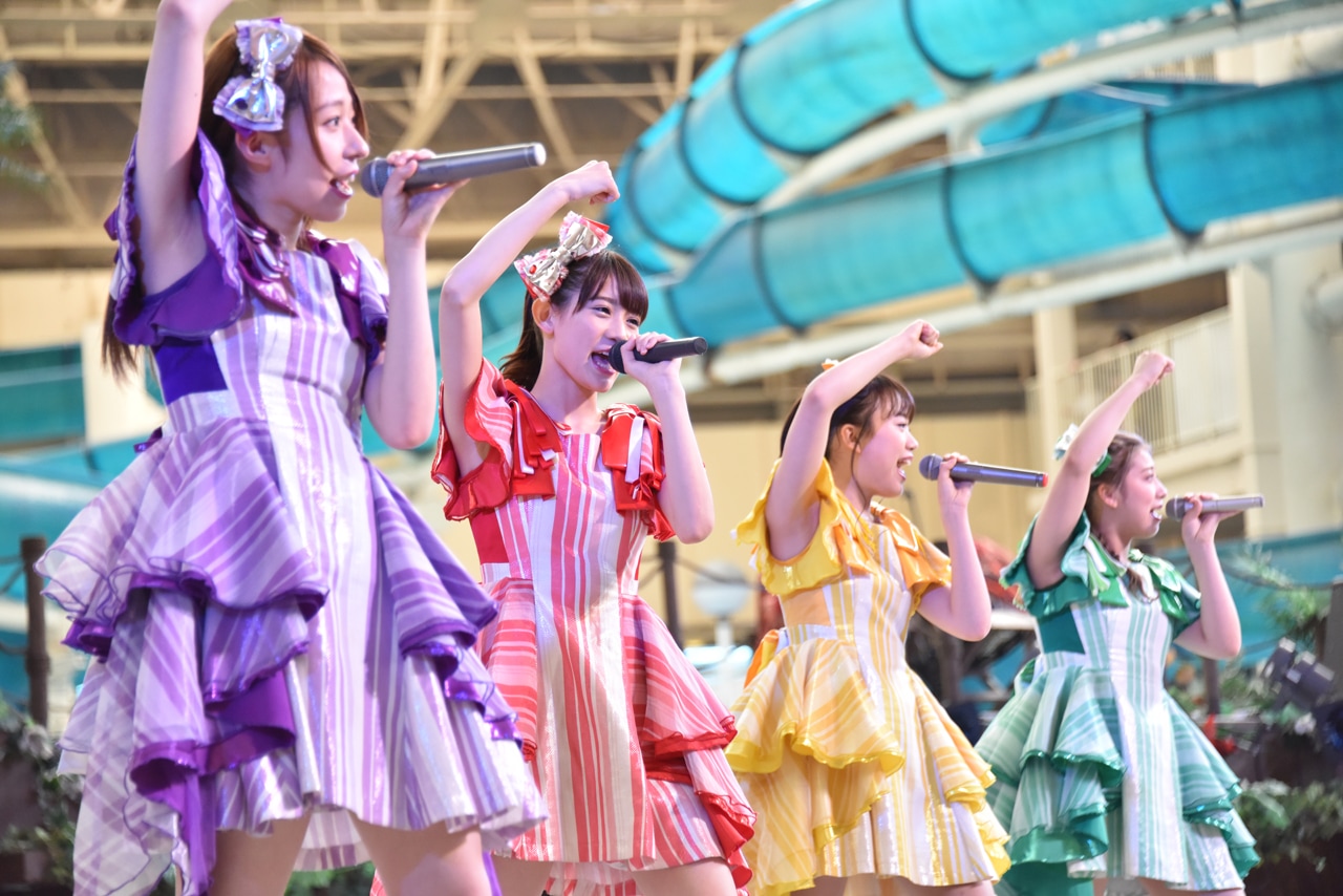 「チームしゃちほこ、もう一つのハワイ！～スパリゾートハワイアンズLIVE～」の様子。