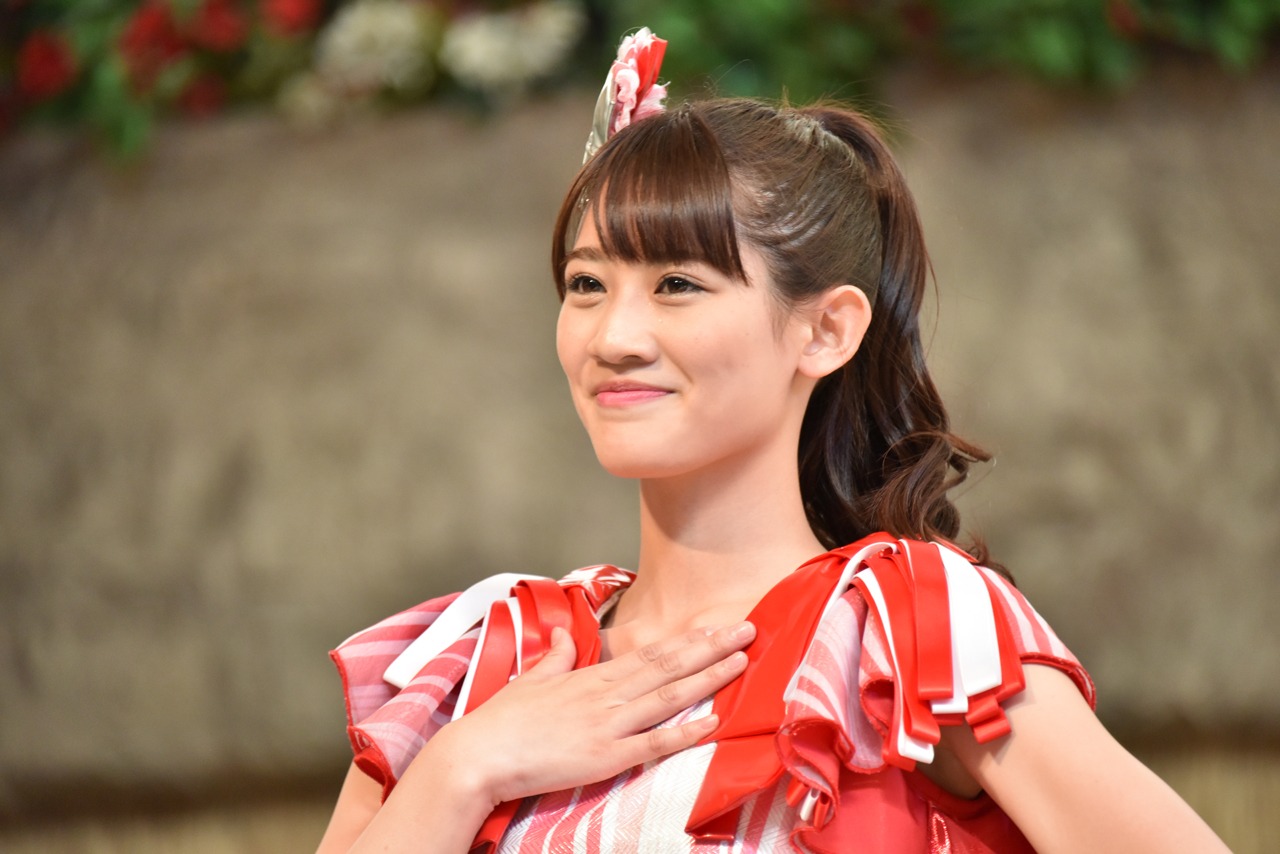 秋本帆華