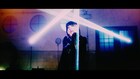 綾野ましろ、レーザーライト飛び交う新曲「衝動」MV