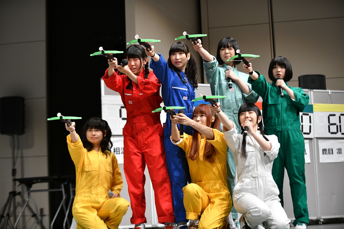 今年5月に行われた「でんぱの神神DVD 神BOXビリテン」発売記念 シークレット“神”イベントの様子。