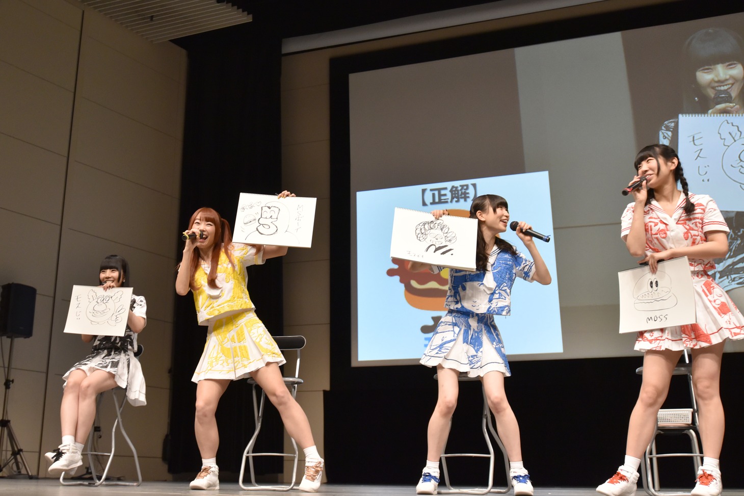 左から相沢梨紗、成瀬瑛美、藤咲彩音、古川未鈴。