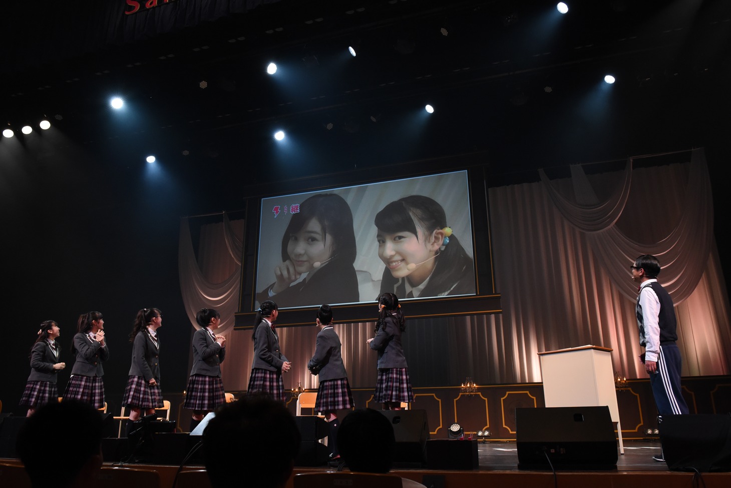 「さくら学院 2018年度 ～転入式～」の様子。