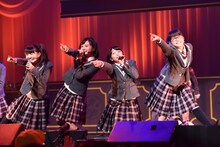 左から麻生真彩、新谷ゆづみ、日高麻鈴、吉田爽葉香。