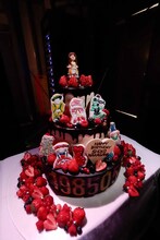 “レベル33”の中川翔子に贈られたバースデーケーキ。（撮影：外山繁）