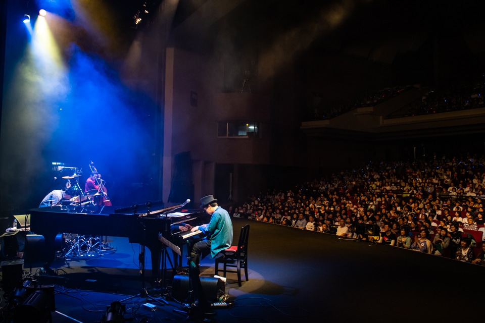 H ZETTRIO「Mysterious Superheroes TOUR ～こどもの日 Special～」の様子。（Photo by Yuta Ito）