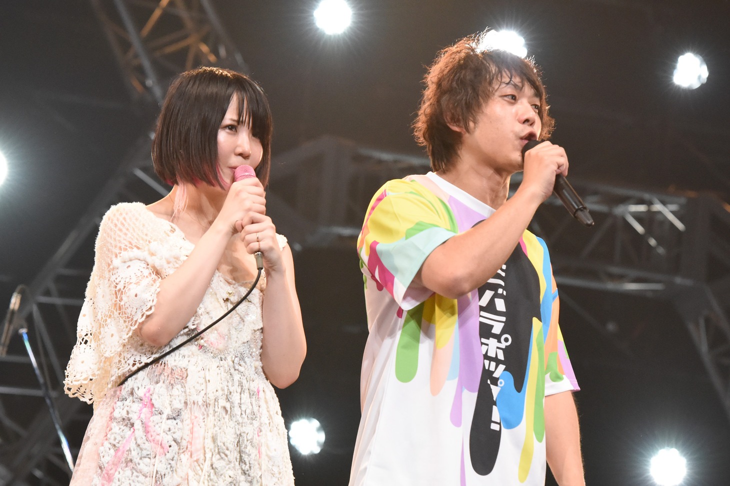左から大森靖子、ピエール中野（凛として時雨）。（撮影：釘野孝宏）