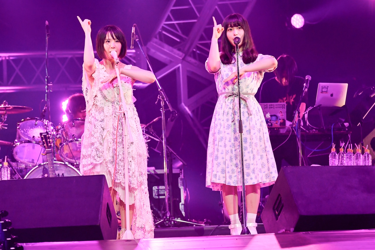 大森靖子と長濱ねる（欅坂46）。（撮影：古渓一道）