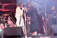 大森靖子とアイナ・ジ・エンド（BiSH）。（撮影：古渓一道）