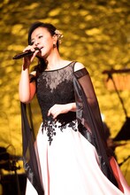 薬師丸ひろ子「薬師丸ひろ子コンサート 2018」東京・Bunkamuraオーチャードホール公演の様子。