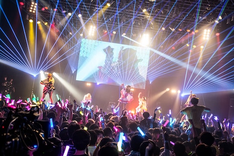 CY8ER「CY8ER NEWGENE TOUR」東京・TSUTAYA O-EAST公演の様子。（写真提供：ICIGOSTYLE）