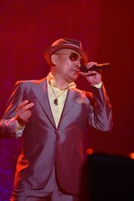 横山剣（クレイジーケンバンド）（撮影：中嶌英雄）