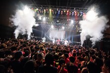 ぜんぶ君のせいだ。「ロマン無頼IZM」の様子。（撮影：関上貴也）