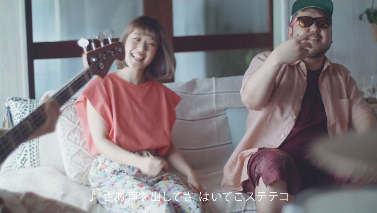 ユニクロ「ステテコ＆リラコ」Webムービーのワンシーン。