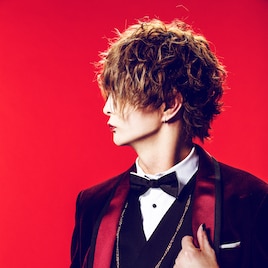 luz新曲「M.B.S.G.」MVにツアーのバンドメンバー、武瑠、三上悠亜