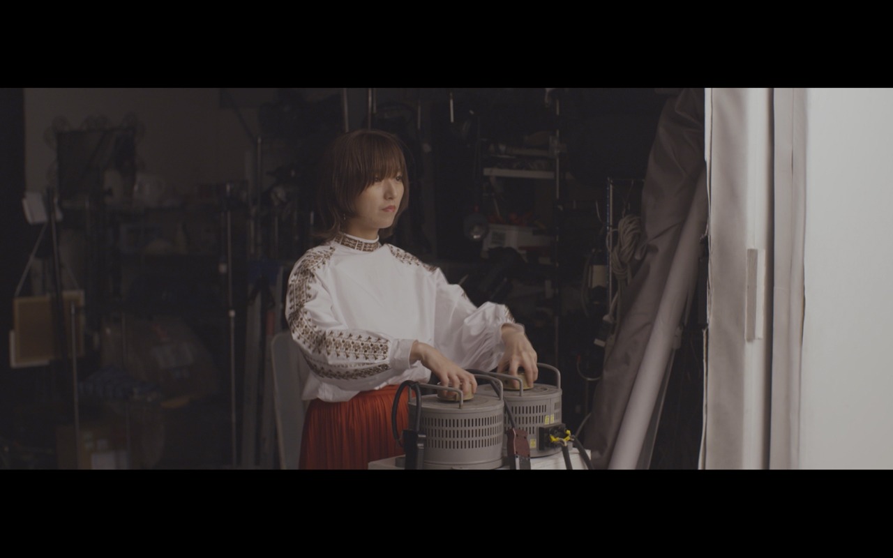 テスラは泣かない。「万華鏡のようだ」MVのワンシーン。