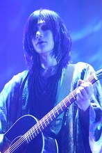 有村竜太朗（Vo）（写真提供：J-ROCK）