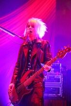 長谷川正（B）（写真提供：J-ROCK）