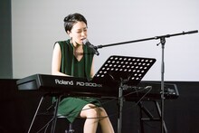 「家族の風景」をパフォーマンスする笹川美和。（撮影：田中聖太郎）