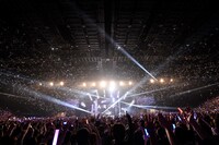 「ANI-ROCK FES. 2018『銀魂 LIVE CARNIVAL 2018』でのSPYAIRのライブの様子。