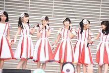 ばってん少女隊「いま、会いにゆきナス」東京・ダイバーシティ東京プラザ フェスティバル広場の様子。