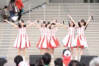 ばってん少女隊「いま、会いにゆきナス」東京・ダイバーシティ東京プラザ フェスティバル広場の様子。