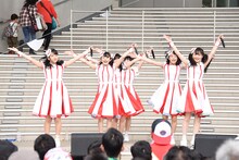 ばってん少女隊「いま、会いにゆきナス」東京・ダイバーシティ東京プラザ フェスティバル広場の様子。