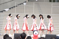 ばってん少女隊「いま、会いにゆきナス」東京・ダイバーシティ東京プラザ フェスティバル広場の様子。