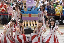 ばってん少女隊「いま、会いにゆきナス」東京・ダイバーシティ東京プラザ フェスティバル広場の様子。