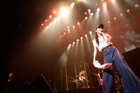 「板野友美 LIVE TOUR 2018 ～Just as I am～」最終公演の様子。（写真提供：キングレコード）