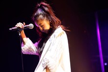 板野友美（写真提供：キングレコード）