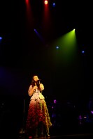 板野友美（写真提供：キングレコード）