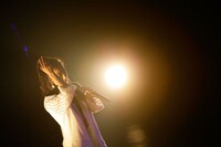 板野友美（写真提供：キングレコード）