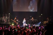 「板野友美 LIVE TOUR 2018 ～Just as I am～」最終公演の様子。（写真提供：キングレコード）
