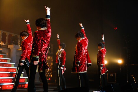 「M!LK SPRING TOUR 2018 #バトレボ～牛丸学園ブルジョワ部～」埼玉・大宮ソニックシティ公演の様子。（撮影：笹森健一）