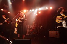 ほのかりんワンマンライブ「LOVE ME TENDER」の様子。（写真提供：フォーライフ ミュージックエンタテイメント）