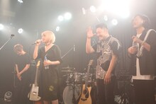 ほのかりんワンマンライブ「LOVE ME TENDER」の様子。（写真提供：フォーライフ ミュージックエンタテイメント）