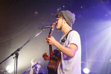 MONJOE（Vo, Syn）（Photo by Kosuke Ito）