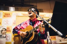 前野健太（撮影：タイコウクニヨシ）