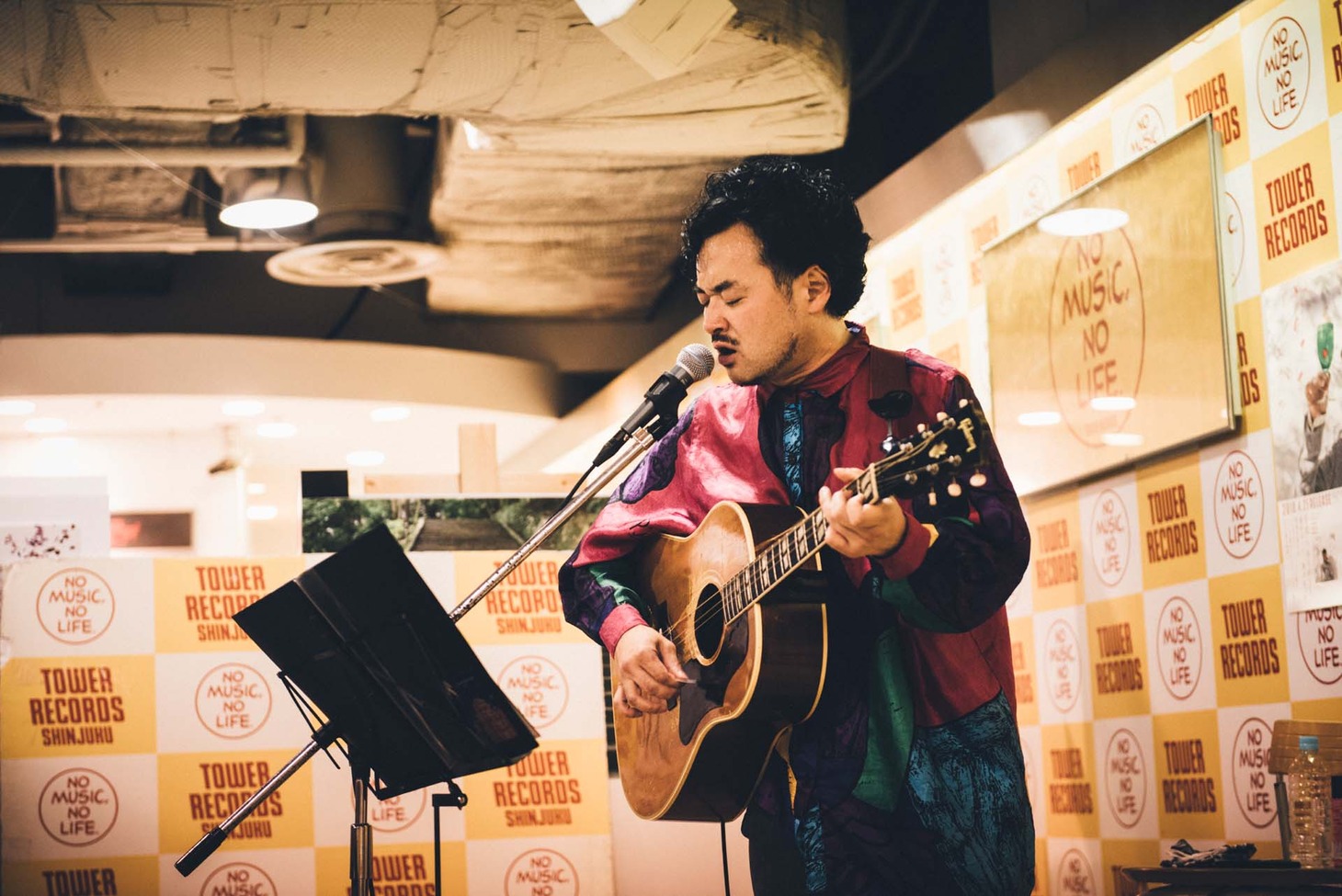 前野健太（撮影：タイコウクニヨシ）