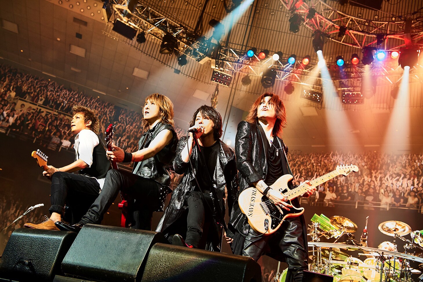 猫と戯れる超特急ユースケ＆タカシ、LUNA SEAの地上波初放送ライブを