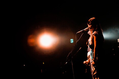 大胡田なつき（Vo）（撮影：タマイシンゴ）