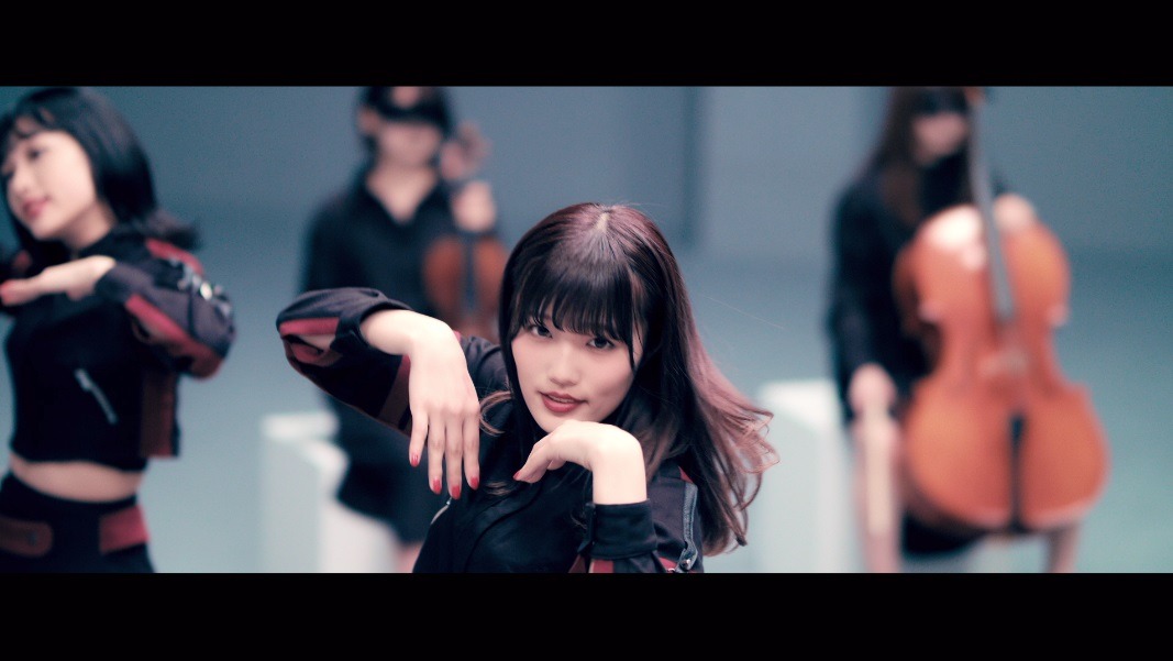 PassCode「Ray」ミュージックビデオのワンシーン。
