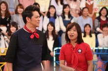 「VS嵐」プラスワンゲストの岡田圭右（ますだおかだ）と大久保佳代子（オアシズ）。(c)フジテレビ