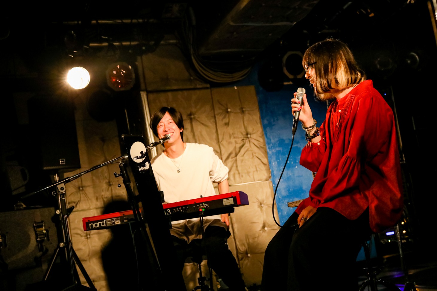 ホリエアツシ（ストレイテナー）とmajiko。（Photo by Viola Kam[V’z Twinkle]）