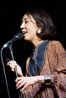 佐野遊穂（ハンバート ハンバート / Vo, Harmonica）